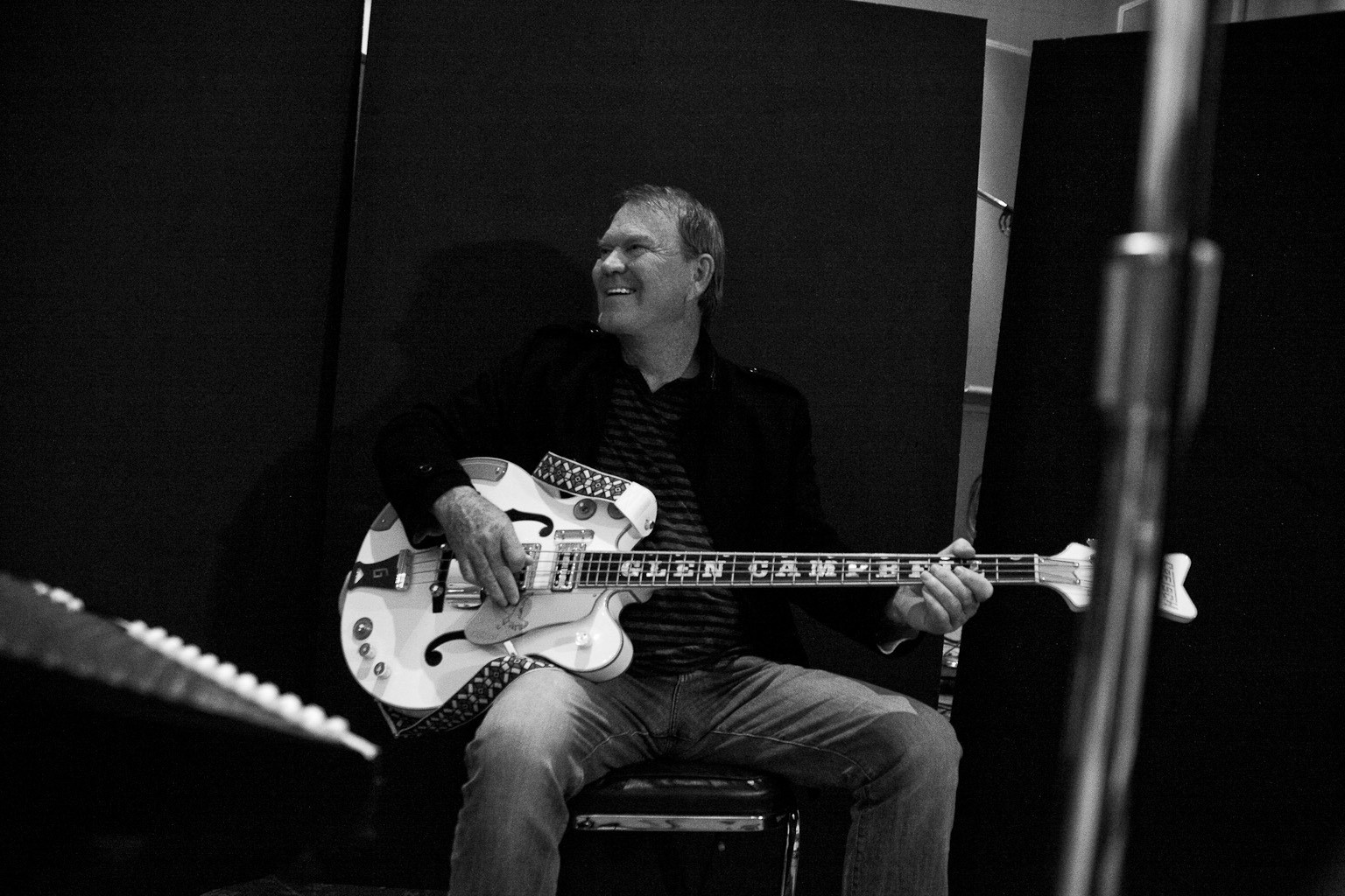 Glen Campbell Gretsch bass.jpg