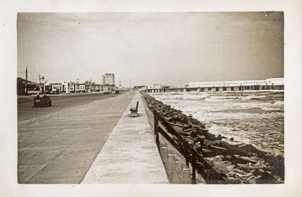 Seawall-Boulevard-in-1943.jpg